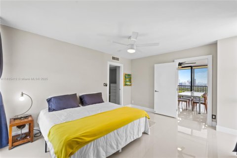 Condominio en venta en Aventura, Florida, 2 dormitorios, 121.98 m2 № 1818306 - foto 11