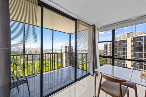 Condominio en venta en Aventura, Florida, 2 dormitorios, 121.98 m2 № 1818306 - foto 12