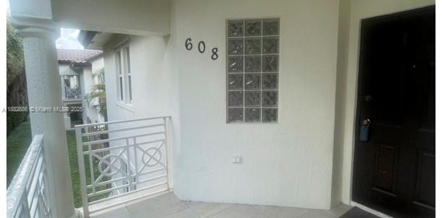 Condominio en Doral, Florida, 3 dormitorios  № 1978114