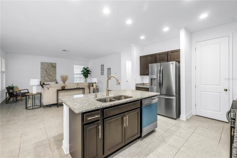 House in Saint Petersburg, Florida 4 bedrooms, 280.1 sq.m. № 1907621 - photo 17