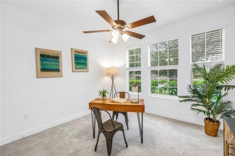 House in Saint Petersburg, Florida 4 bedrooms, 280.1 sq.m. № 1907621 - photo 18