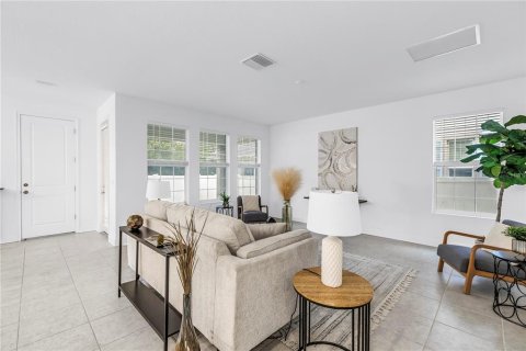 House in Saint Petersburg, Florida 4 bedrooms, 280.1 sq.m. № 1907621 - photo 5