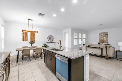 House in Saint Petersburg, Florida 4 bedrooms, 280.1 sq.m. № 1907621 - photo 14