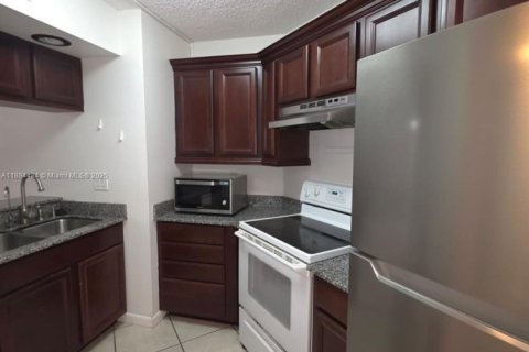 Copropriété à louer à Plantation, Floride: 2 chambres, 87.33 m2 № 1931147 - photo 2