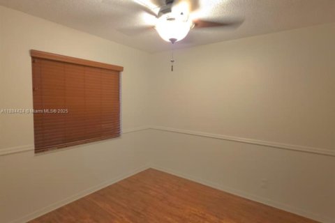 Copropriété à louer à Plantation, Floride: 2 chambres, 87.33 m2 № 1931147 - photo 4