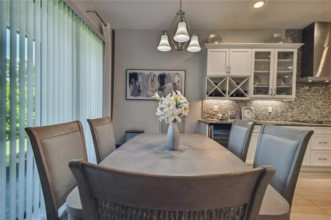 House in Bradenton, Florida 3 bedrooms, 267.93 sq.m. № 1679682 - photo 28