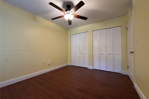 Condo in Oakland Park, Florida, 2 bedrooms  № 1944907 - photo 28