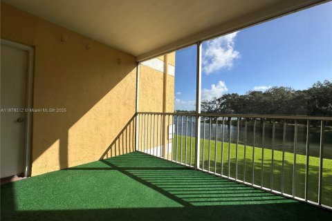 Condo in Oakland Park, Florida, 2 bedrooms  № 1944907 - photo 5