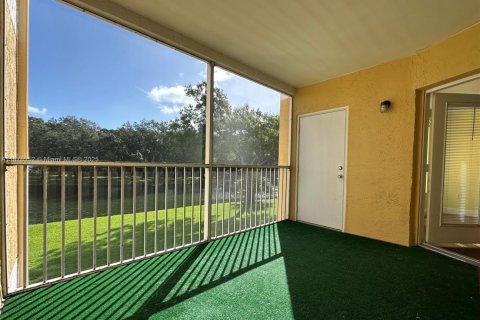 Condo in Oakland Park, Florida, 2 bedrooms  № 1944907 - photo 6