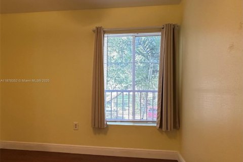 Condo in Oakland Park, Florida, 2 bedrooms  № 1944907 - photo 29