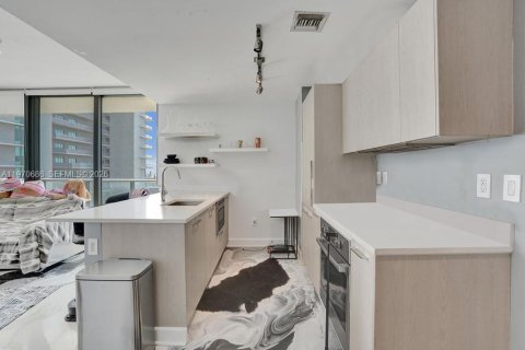 Condominio en venta en Miami, Florida, 3 dormitorios, 107.02 m2 № 2032699 - foto 16