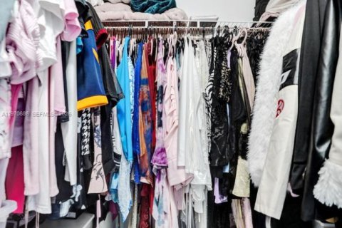 Condominio en venta en Miami, Florida, 3 dormitorios, 107.02 m2 № 2032699 - foto 9