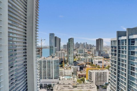 Condominio en venta en Miami, Florida, 3 dormitorios, 107.02 m2 № 2032699 - foto 17