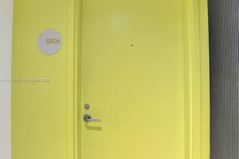 Condominio en venta en Miami, Florida, 3 dormitorios, 107.02 m2 № 2032699 - foto 29