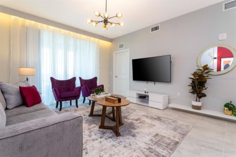 Condo in Kissimmee, Florida, 2 bedrooms in STOREY LAKE  № 2280015 - photo 10