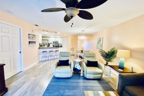 Condominio en alquiler en New Smyrna Beach, Florida, 2 dormitorios, 148.74 m2 № 1564640 - foto 2