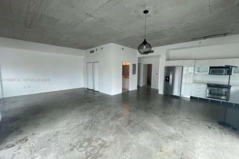 Condominio en alquiler en Miami, Florida, 2 dormitorios, 107.12 m2 № 2027810 - foto 2