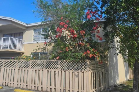 Apartamento en alquiler en Doral, Florida, 2 dormitorios, 98.48 m2 № 1953664 - foto 3