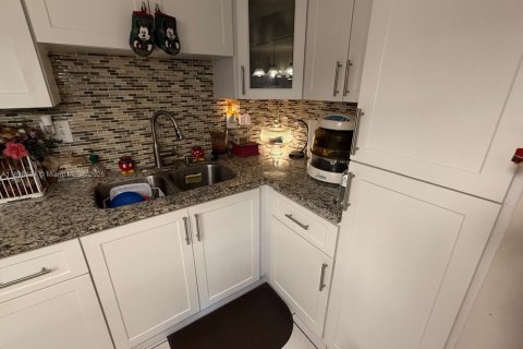 Apartamento en alquiler en Doral, Florida, 2 dormitorios, 98.48 m2 № 1953664 - foto 20