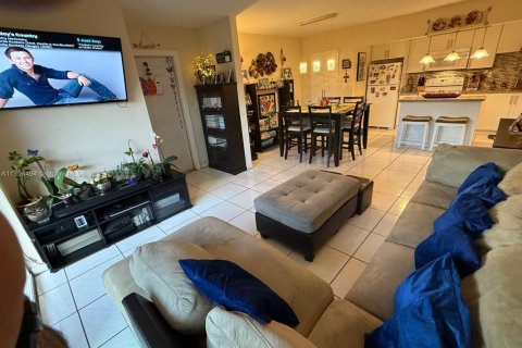Apartamento en alquiler en Doral, Florida, 2 dormitorios, 98.48 m2 № 1953664 - foto 11