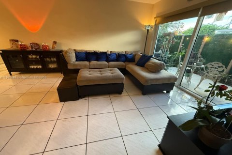 Apartamento en alquiler en Doral, Florida, 2 dormitorios, 98.48 m2 № 1953664 - foto 9