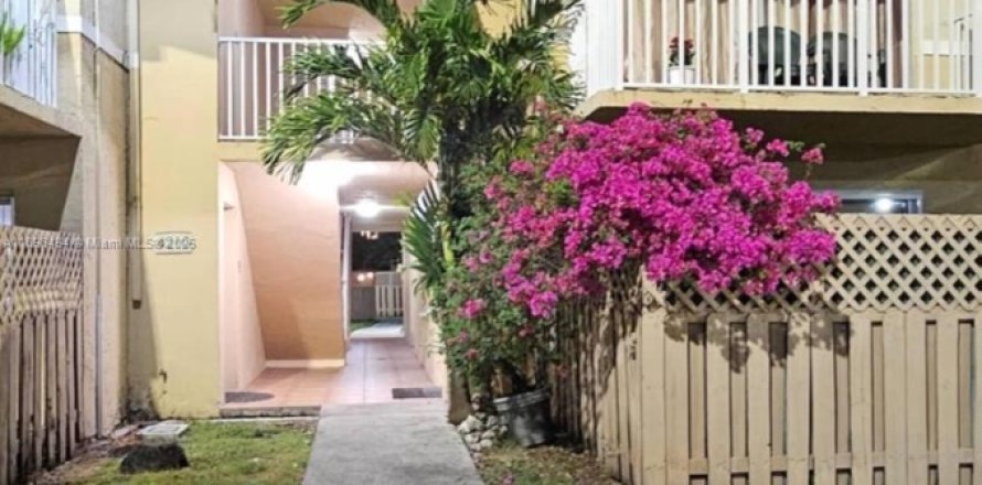 Apartamento en Doral, Florida 2 dormitorios, 98.48 m2 № 1953664