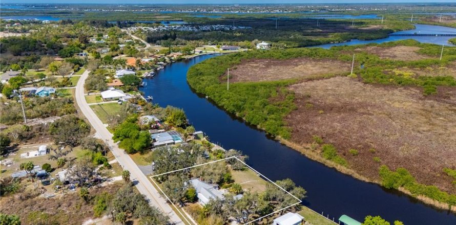 Villa ou maison à Punta Gorda, Floride 3 chambres, 184.78 m2 № 2142535