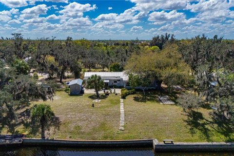 Villa ou maison à vendre à Punta Gorda, Floride: 3 chambres, 184.78 m2 № 2142535 - photo 2