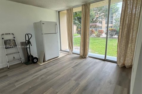 Снять в аренду таунхаус в Дейви, Флорида 3 спальни, 116.13м2, № 1932806 - фото 5