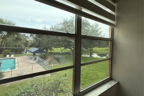 Снять в аренду таунхаус в Дейви, Флорида 3 спальни, 116.13м2, № 1932806 - фото 14