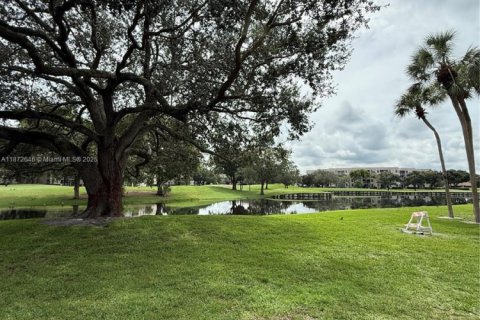 Снять в аренду таунхаус в Дейви, Флорида 3 спальни, 116.13м2, № 1932806 - фото 1