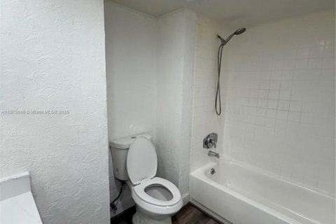 Снять в аренду таунхаус в Дейви, Флорида 3 спальни, 116.13м2, № 1932806 - фото 18