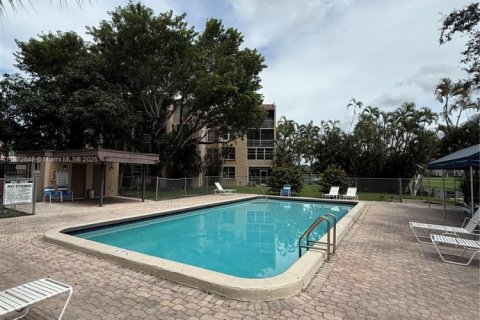 Снять в аренду таунхаус в Дейви, Флорида 3 спальни, 116.13м2, № 1932806 - фото 2