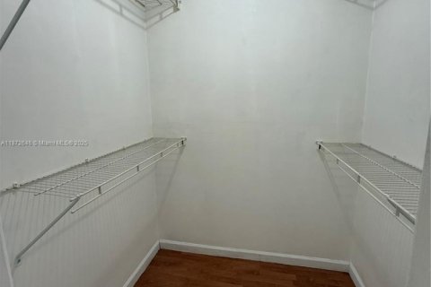 Снять в аренду таунхаус в Дейви, Флорида 3 спальни, 116.13м2, № 1932806 - фото 16