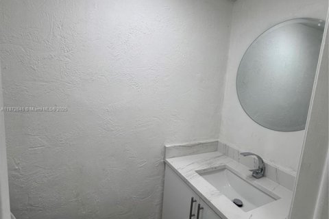 Снять в аренду таунхаус в Дейви, Флорида 3 спальни, 116.13м2, № 1932806 - фото 9