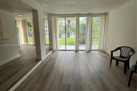 Снять в аренду таунхаус в Дейви, Флорида 3 спальни, 116.13м2, № 1932806 - фото 3