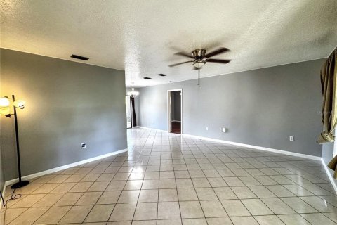 Villa ou maison à louer à Kissimmee, Floride: 3 chambres, 143.26 m2 № 1901705 - photo 3