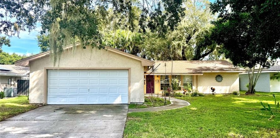 Casa en Kissimmee, Florida 3 dormitorios, 143.26 m2 № 1901705