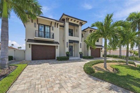 Villa ou maison à louer à Treasure Island, Floride: 4 chambres, 313.55 m2 № 2383630 - photo 3