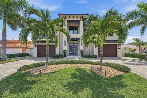 Villa ou maison à louer à Treasure Island, Floride: 4 chambres, 313.55 m2 № 2383630 - photo 4