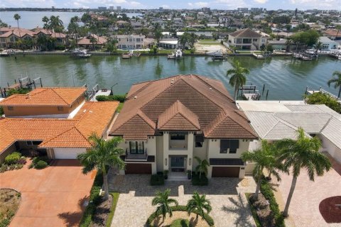 Villa ou maison à Treasure Island, Floride 4 chambres, 313.55 m2 № 2383630