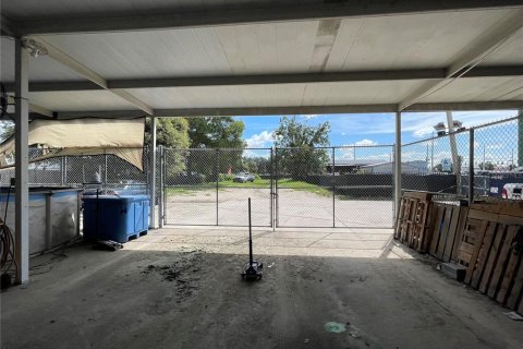 Immobilier commercial à vendre à Orlando, Floride: 855.72 m2 № 1912939 - photo 4