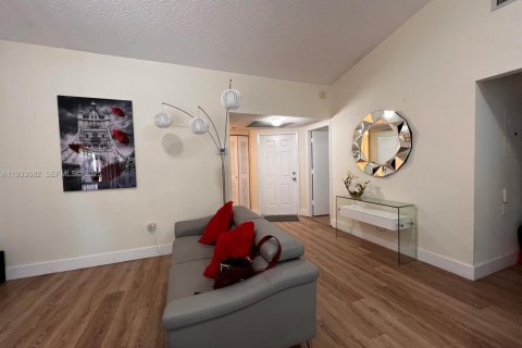 Снять в аренду кондоминиум в Хомстед, Флорида 3 спальни, 111.02м2, № 1992049 - фото 5