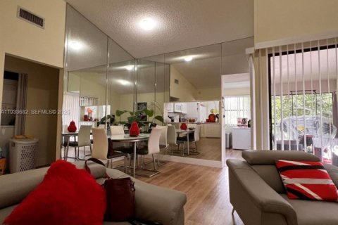 Снять в аренду кондоминиум в Хомстед, Флорида 3 спальни, 111.02м2, № 1992049 - фото 8