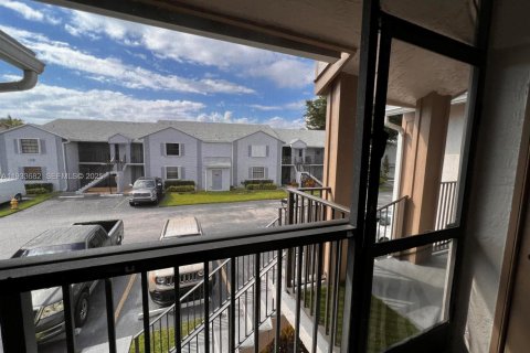 Снять в аренду кондоминиум в Хомстед, Флорида 3 спальни, 111.02м2, № 1992049 - фото 3