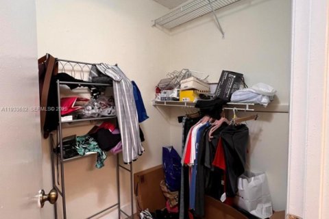 Снять в аренду кондоминиум в Хомстед, Флорида 3 спальни, 111.02м2, № 1992049 - фото 27