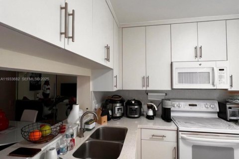 Снять в аренду кондоминиум в Хомстед, Флорида 3 спальни, 111.02м2, № 1992049 - фото 10