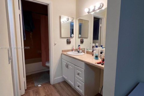 Снять в аренду кондоминиум в Хомстед, Флорида 3 спальни, 111.02м2, № 1992049 - фото 25