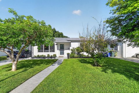 Villa ou maison à Lake Worth, Floride 3 chambres, 127.46 m2 № 2078628