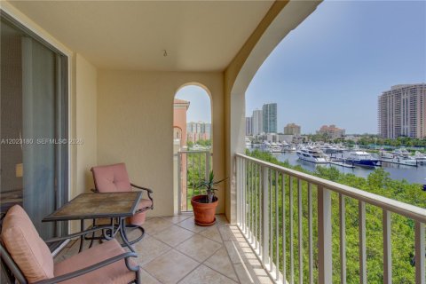 Condo in Aventura, Florida, 2 bedrooms  № 2188703 - photo 8